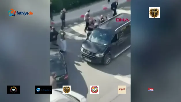 İstanbul trafiğinde bildik manzara: Caddeyi ringe çevirdiler