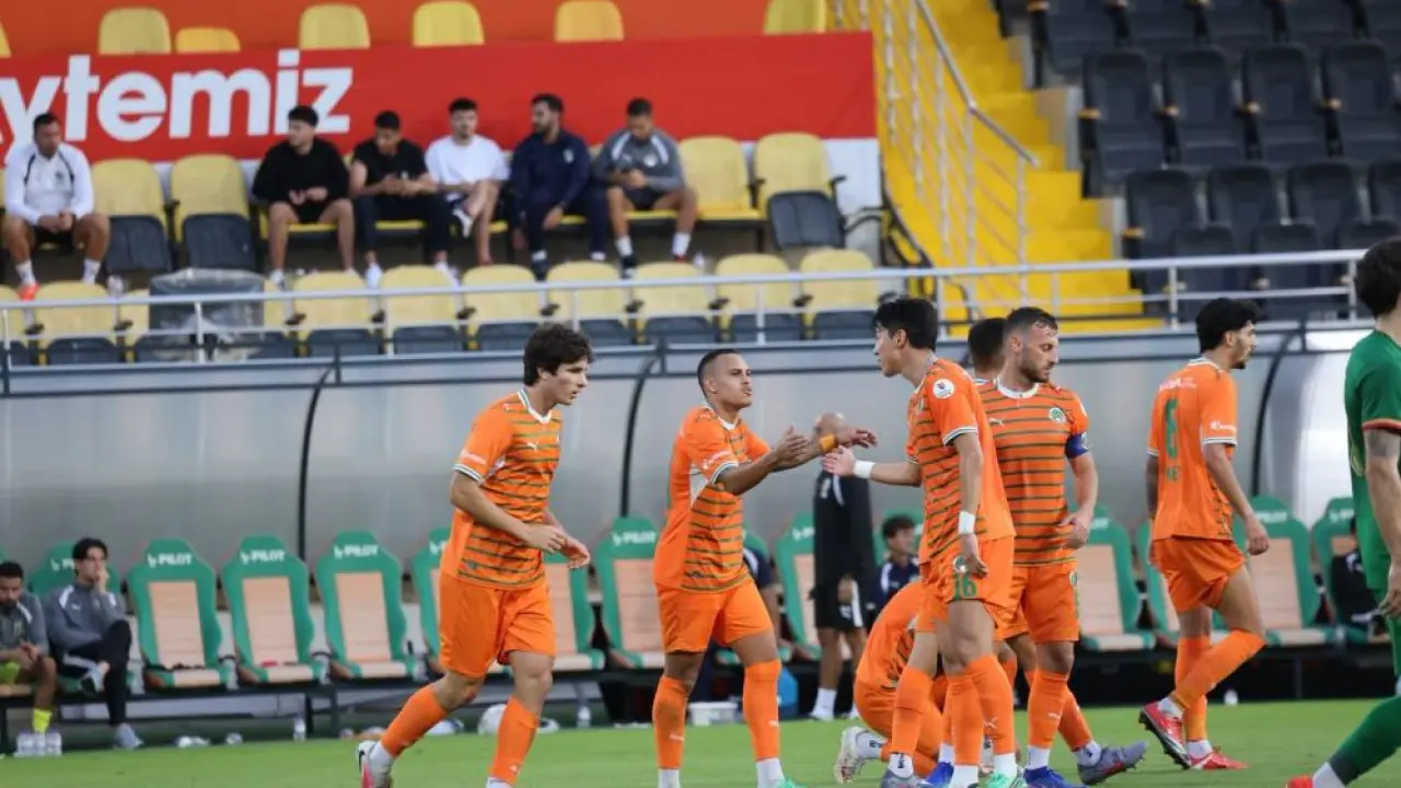 Alanyaspor Amed'e gol yağdırdı!