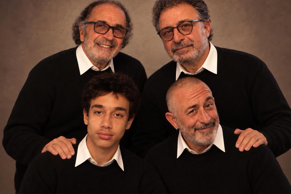 Cem Yılmaz'dan aile pozu! "Allah saklasın" notuyla paylaştı