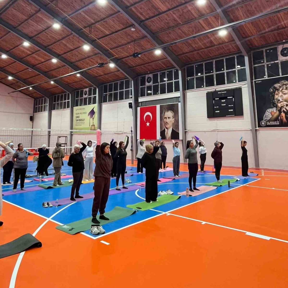 Sivrihisar'da kadınlar için açılan pilates kursuna 57 kadın katıldı
