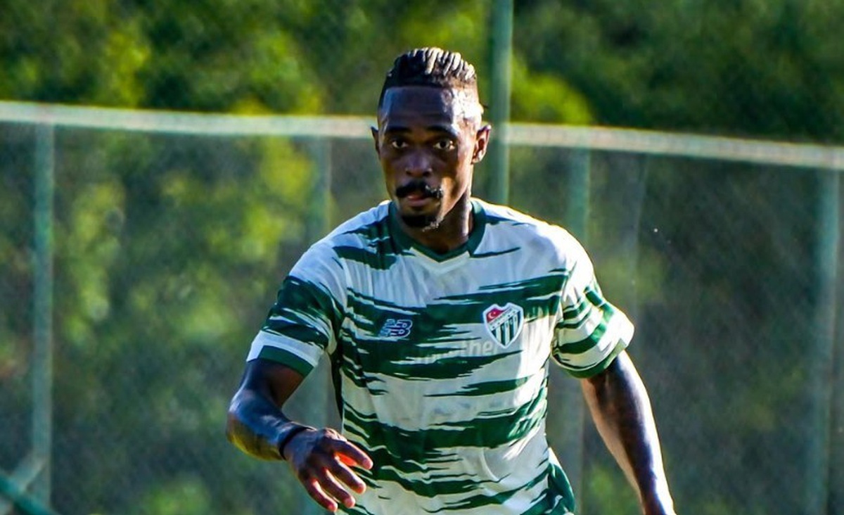 Bursaspor'da Lincoln Henrique'nin 10 gün sahalardan uzak kalması öngörülüyor