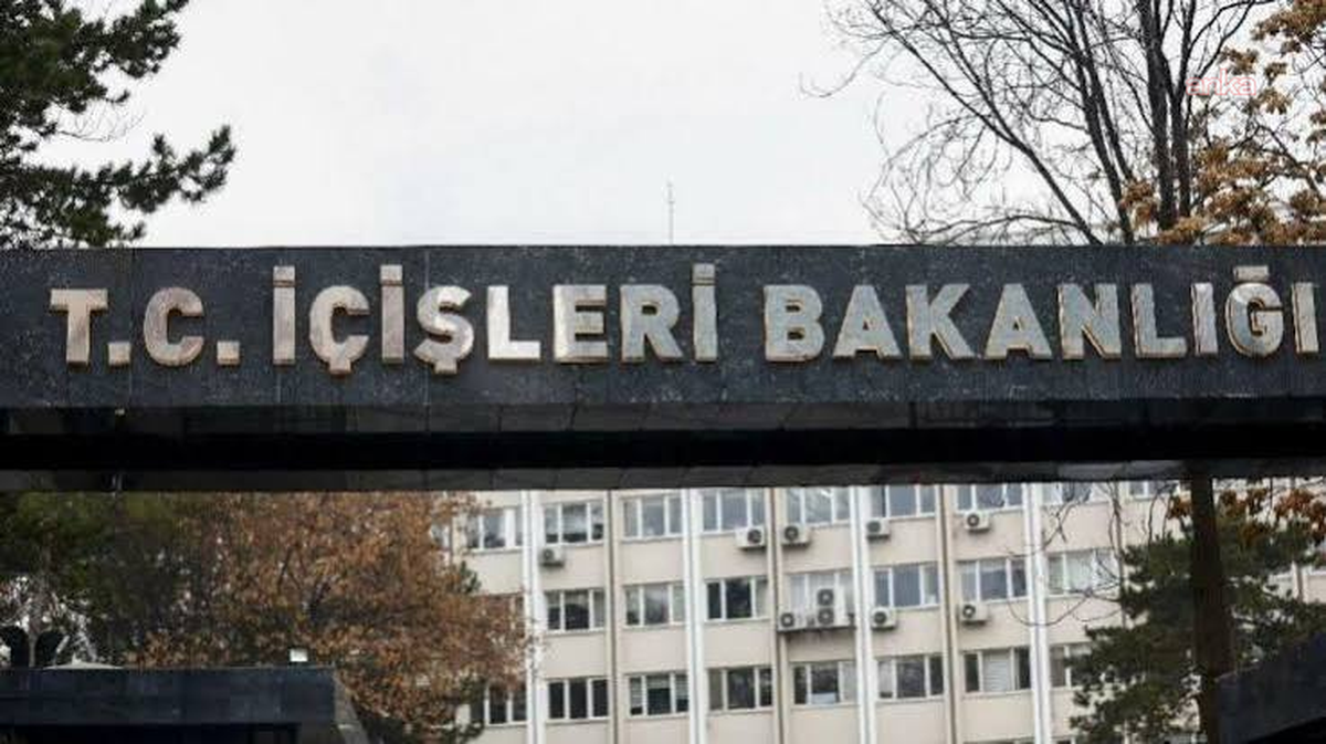 İçişleri Bakanlığı, tutuklanan 5 belediye başkanı ve vekilini görevden uzaklaştırdı