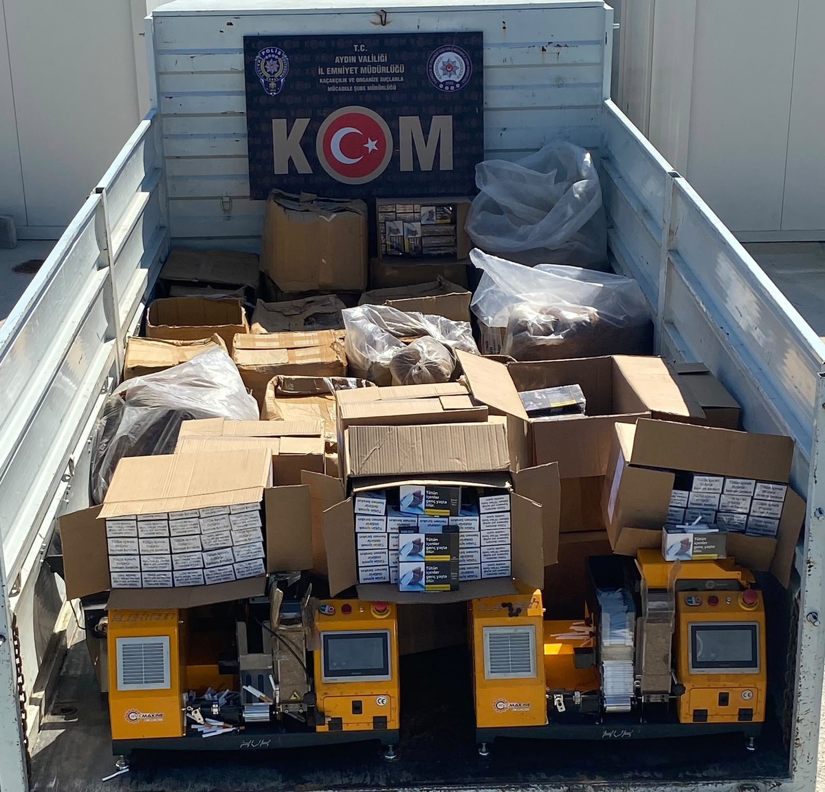 Aydın Efeler'de 138 bin 800 makaron ele geçirildi, 3 şüpheli gözaltına alındı
