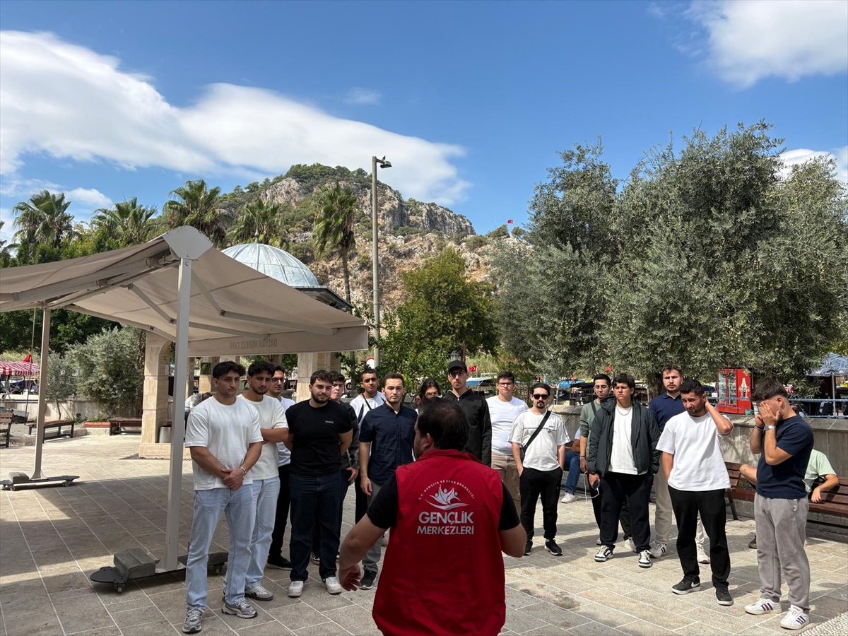 [BELEDIYE · Muğla] Muğla'da yeni üniversiteliler "Gelin Tanış Olalım" gezisiyle Dalyan'ı keşfetti
