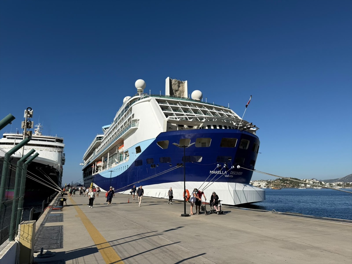 [BELEDIYE · Muğla] Muğla'nın Bodrum ilçesine uğrayan iki kruvaziyer 2 bin 888 turist getirdi