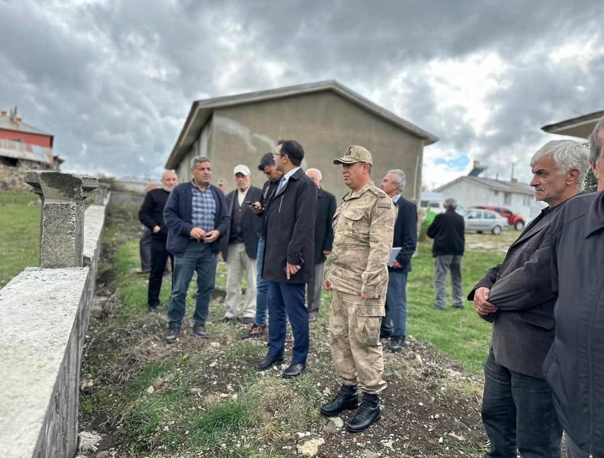 Refahiye Kaymakamı Taşkıran, Kalkancı köyü sakinlerinin taleplerini dinledi