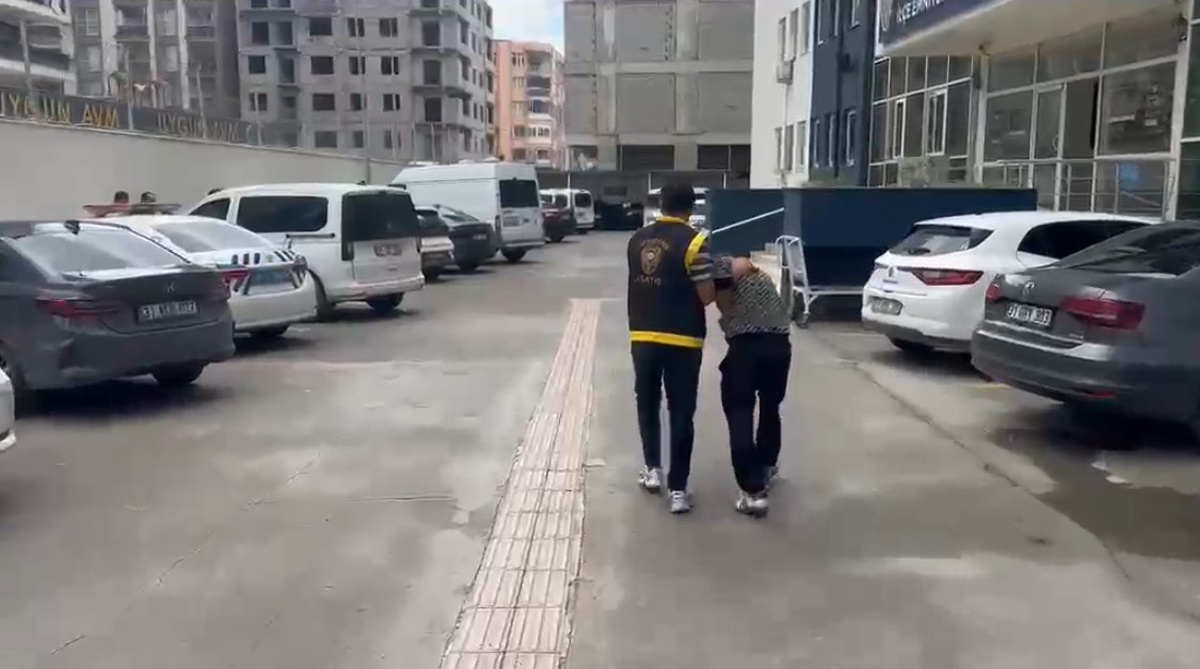 Hatay İskenderun'da 2 yıl 5 ay 56 gün hapis cezası bulunan şahıs tutuklandı