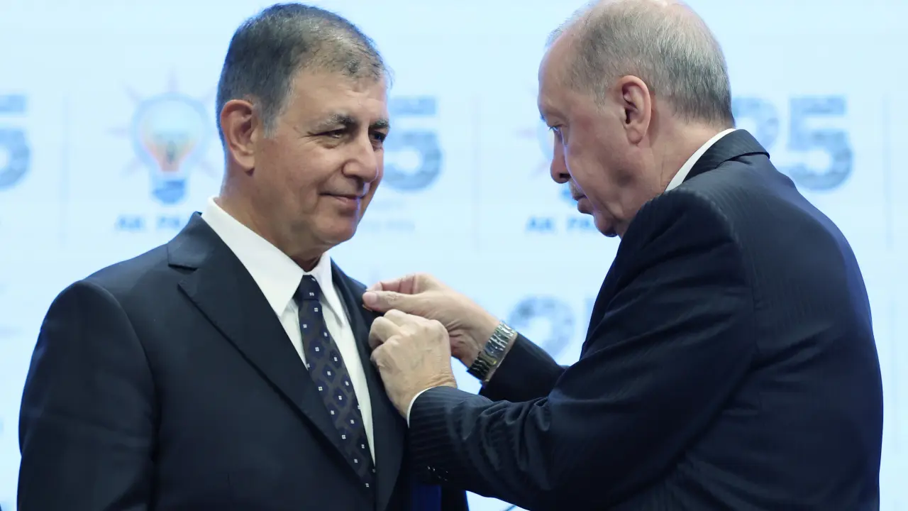 Cumhurbaşkanı Erdoğan'dan Cemil Tugay ve İzmir paylaşımı