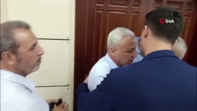 Yüreğir Belediye Meclisi'nde "satılık" tartışması: CHP'li iki meclis üyesi birbirine girdi