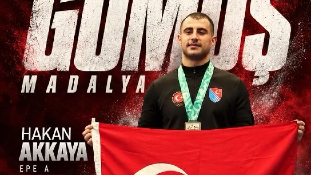 Milli sporcudan gümüş madalya!