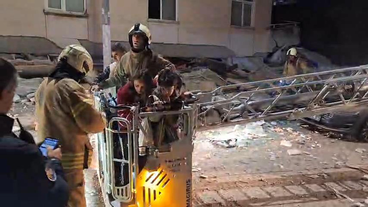 Maltepe'de 6 katlı bina çöktü