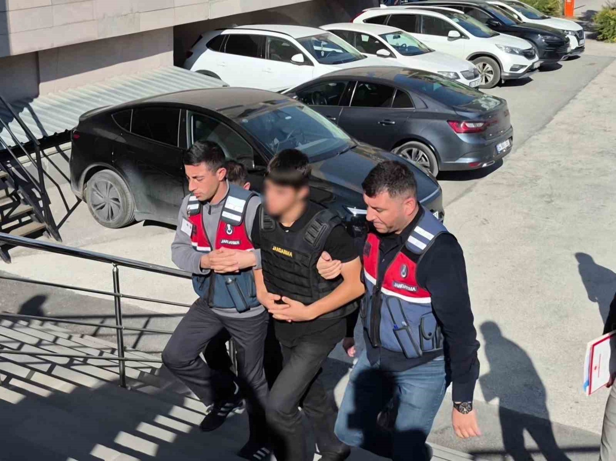 Eskişehir'de kendisine bakan amcasını vurarak öldüren 15 yaşındaki lise öğrencisi adliyeye sevk edildi