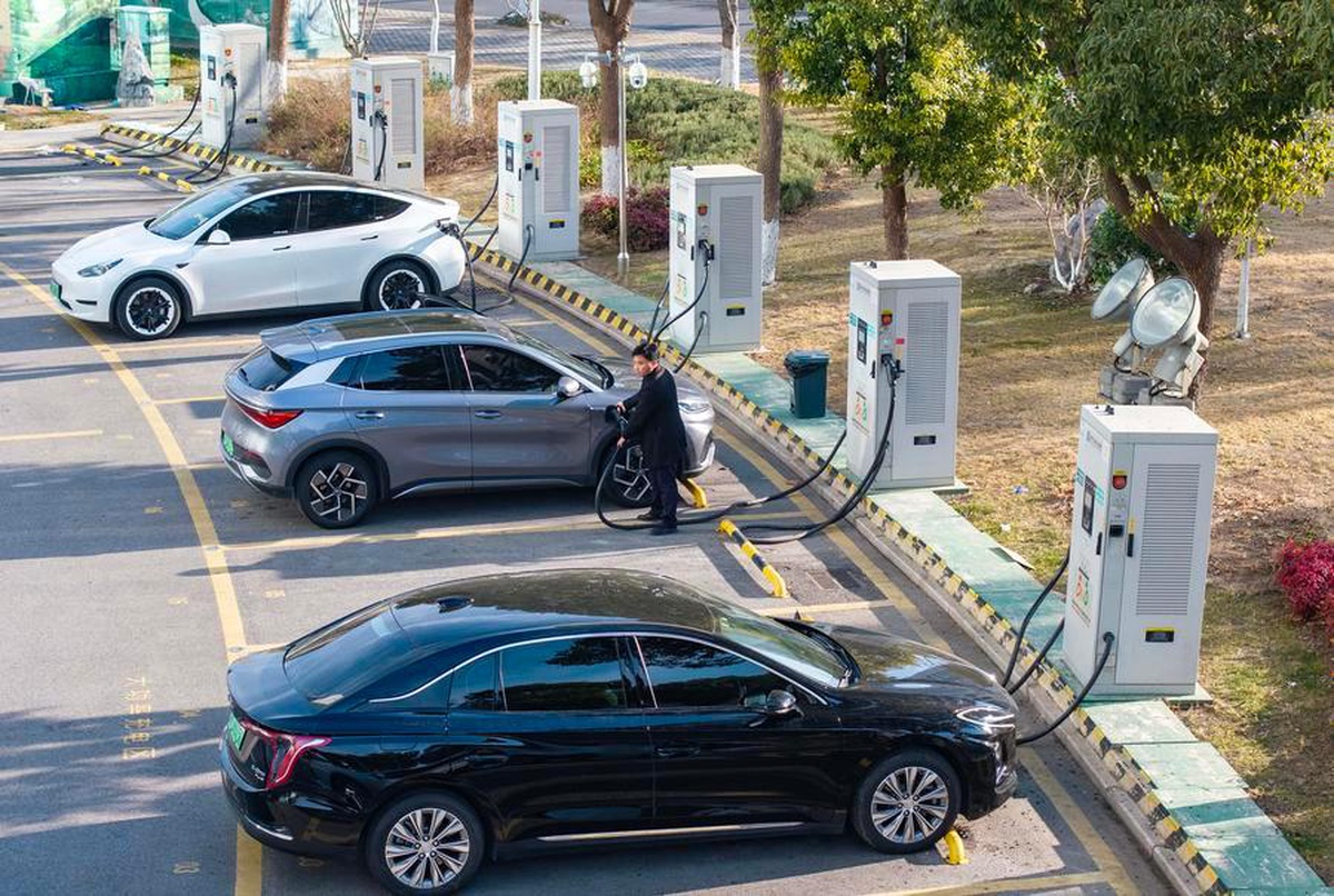 Çin'de yedi günlük tatilde yeni enerjili araç şarjı geçen yıla göre yüzde 51,42 arttı