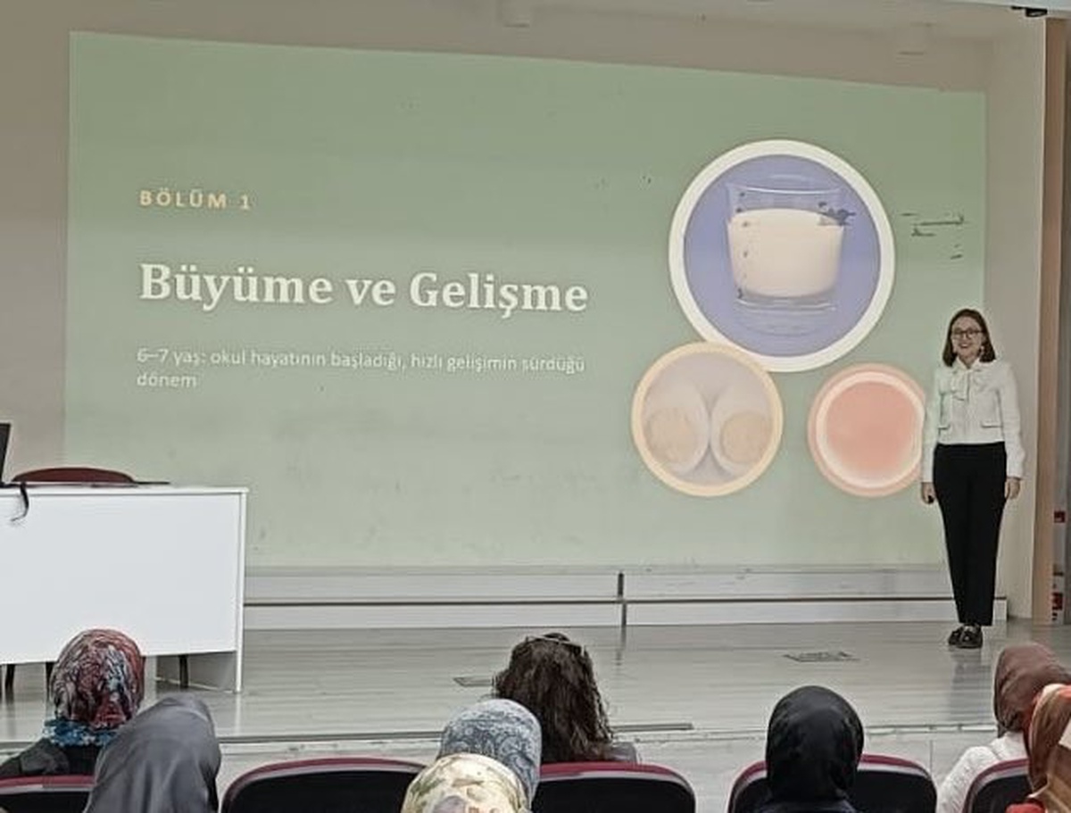 Düzce İl Milli Eğitim Müdürlüğü velilere beslenme çantası eğitimi verdi