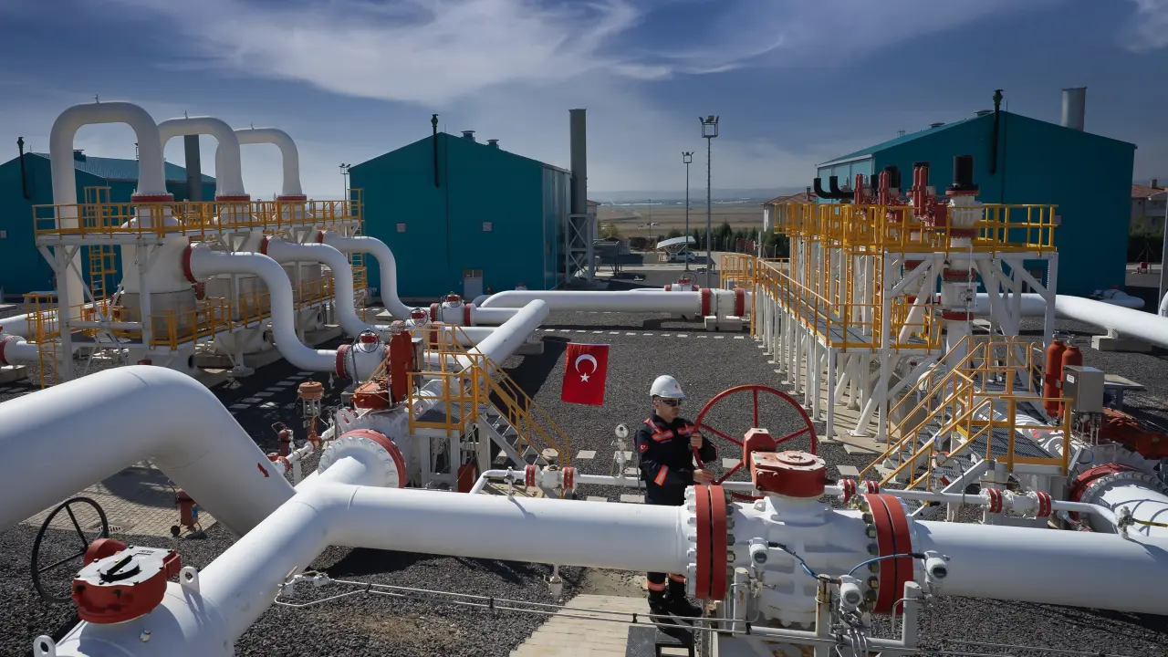 Dünya'nın çevresini 6,5 kez dolaşıyor: Nüfusun yüzde 85'ine doğal gaz ulaştı