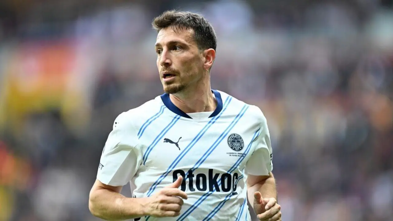 Fenerbahçe Çaykur Rizespor maçının kamp kadrosunu açıkladı! Mert Hakan Yandaş sürprizi