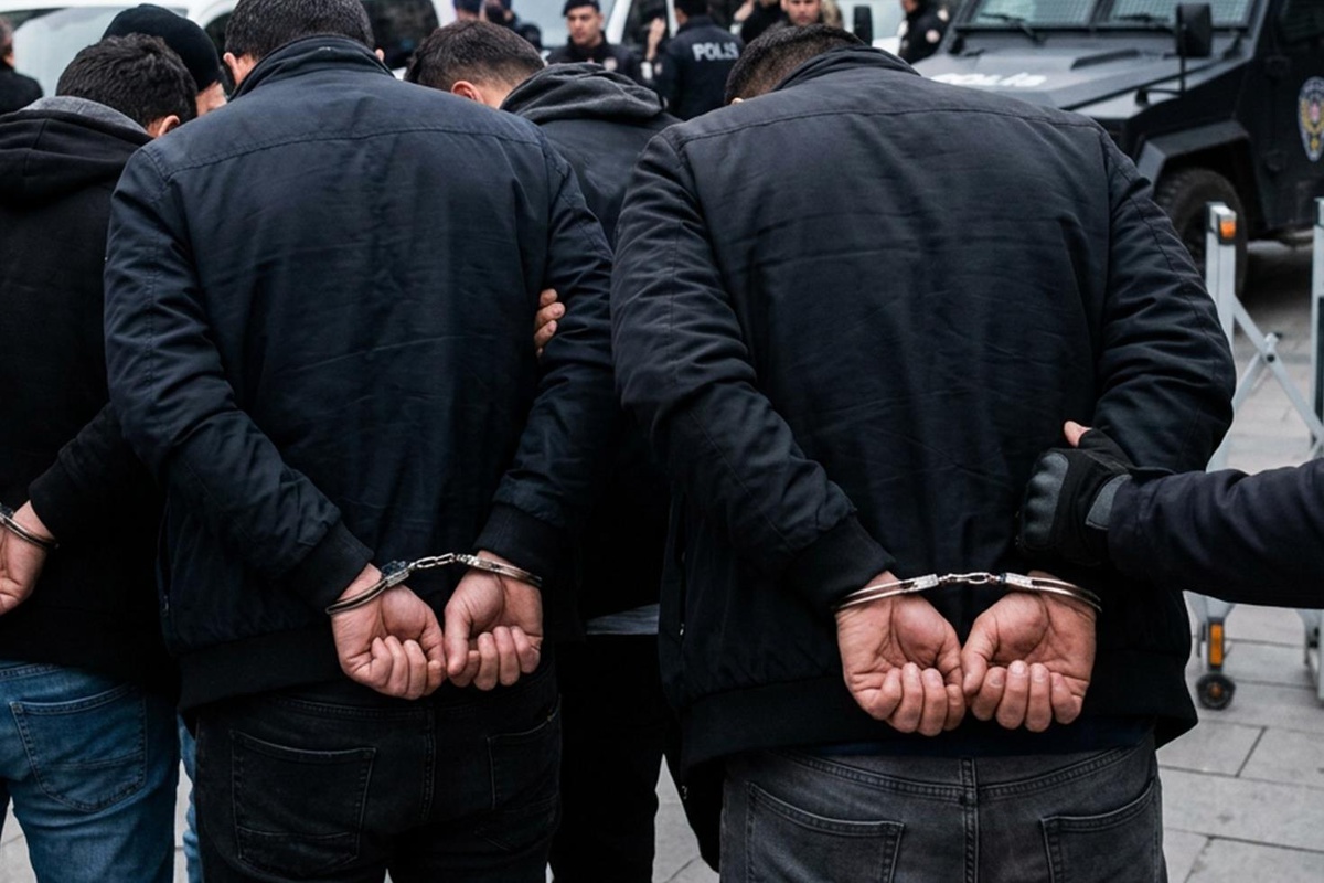 Yasa dışı bahis parasını kuyumcuya aktaran 12 şüpheli İstanbul'da gözaltına alındı