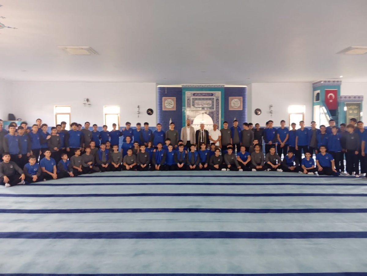 Kütahya'da meslek lisesi öğrencileri Cami Gençlik Buluşması'nda bir araya geldi
