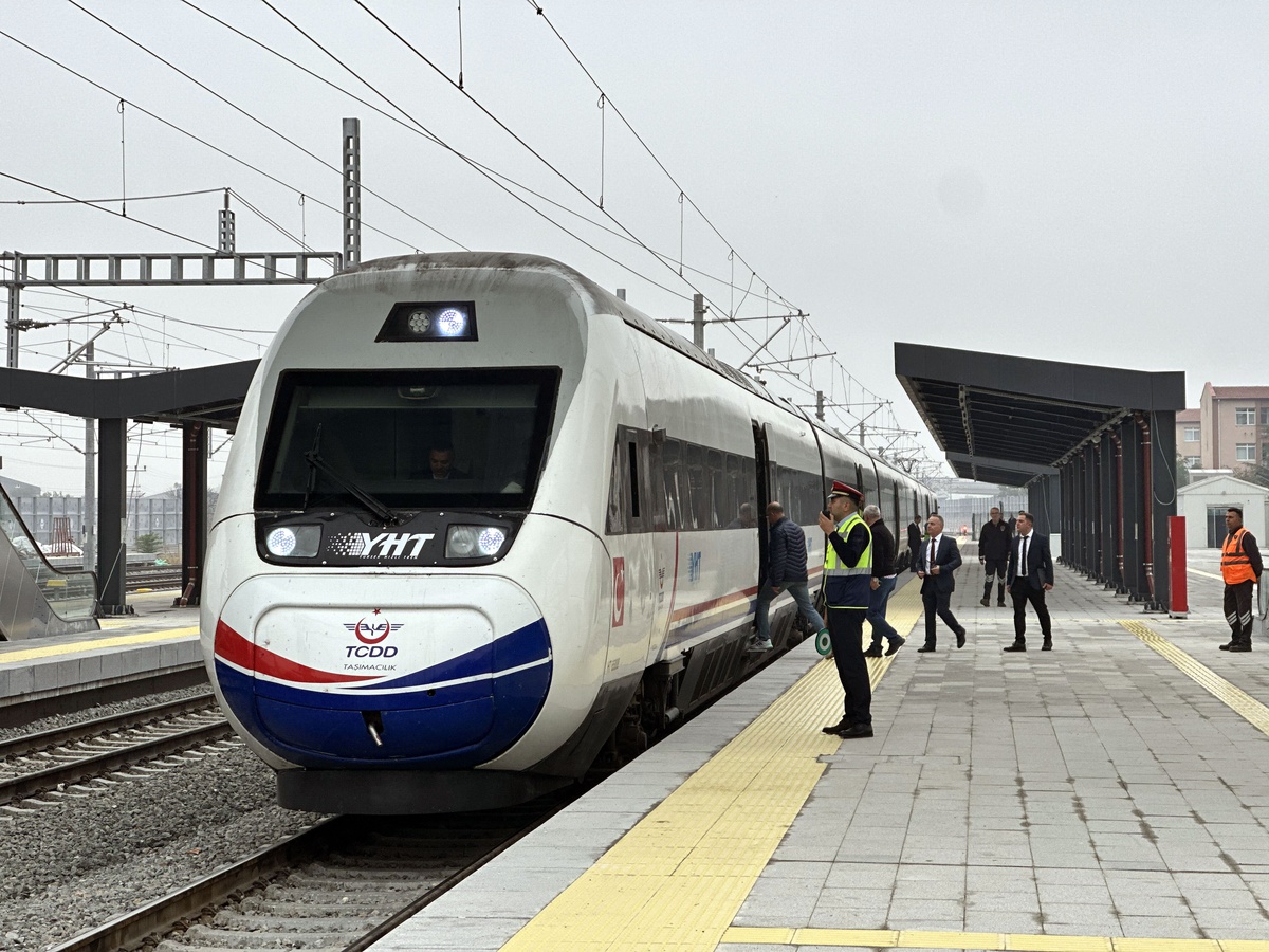 Çerkezköy-Kapıkule hızlı tren hattında ilk sefer: Yolculuk 54 dakika sürdü