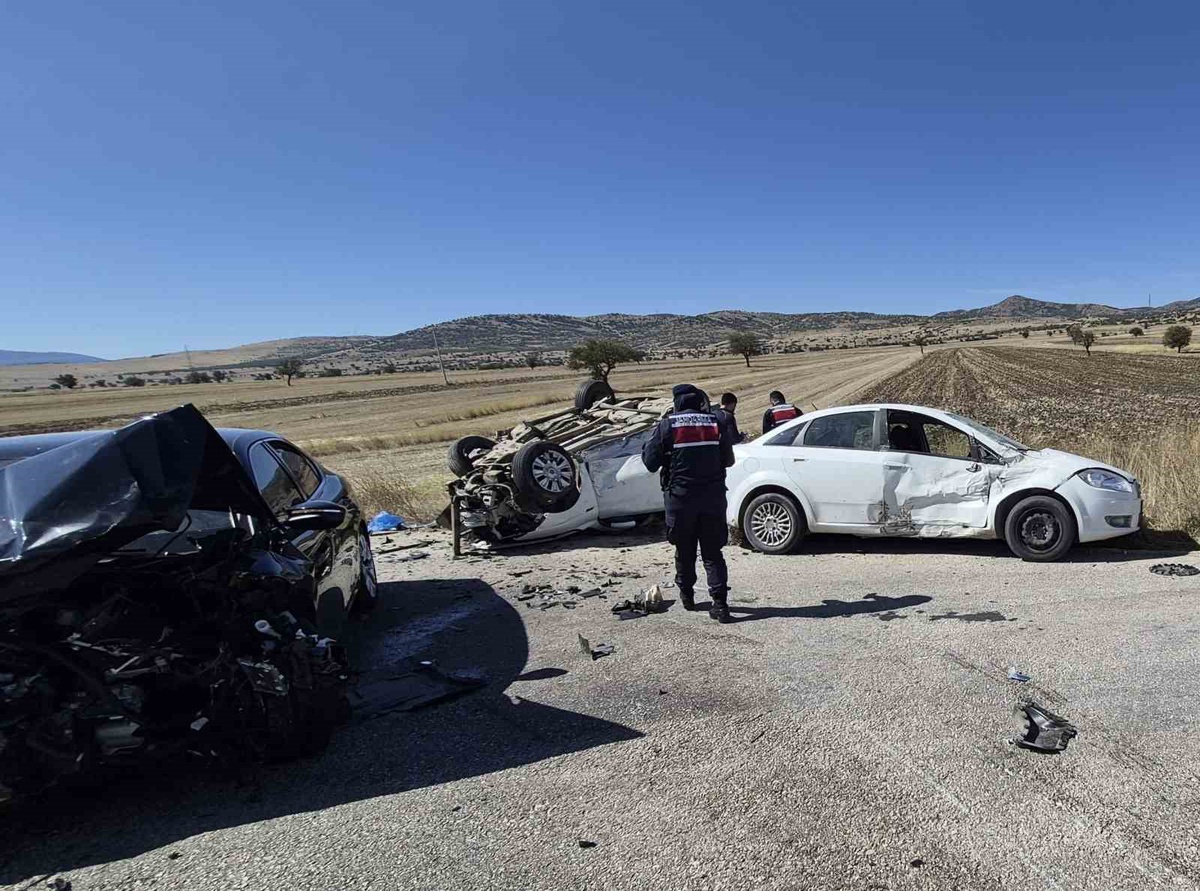 Burdur Yeşilova'da 3 araç kazasında ağır yaralı 2 gün sonra yaşamını yitirdi
