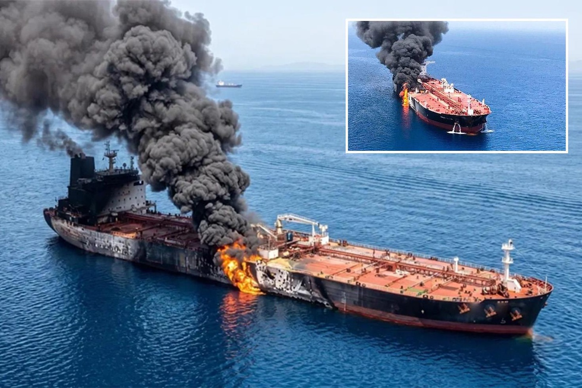 Hürmüz Boğazı'nda büyük patlama! Süper tanker deniz mayınına çarptı