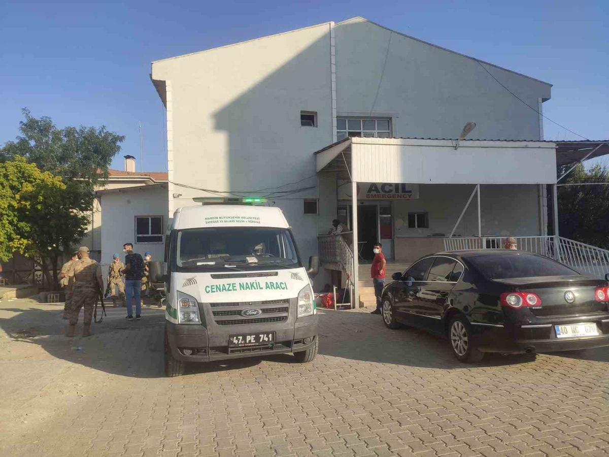 Mardin Mazıdağı'nda bahçedeki traktörün altında kalan 8 yaşındaki çocuk can verdi