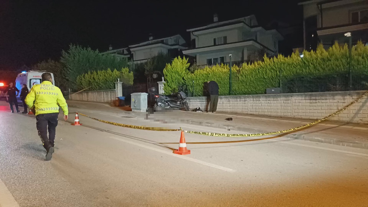Bursa Nilüfer'de elektrik panosuna çarpan motosikletin sürücüsü hayatını kaybetti