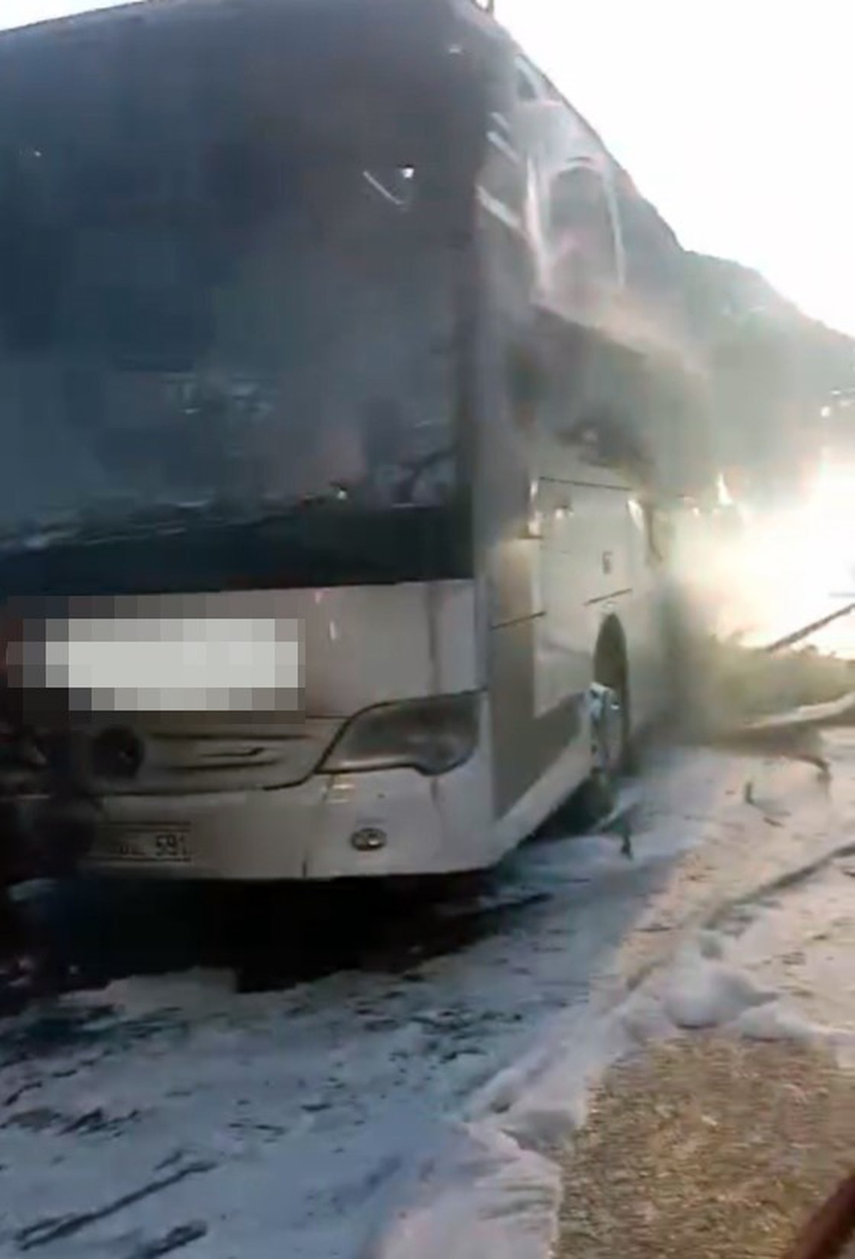 Bolu Tüneli çıkışında yolcu otobüsü motor yangınında kullanılamaz hale geldi