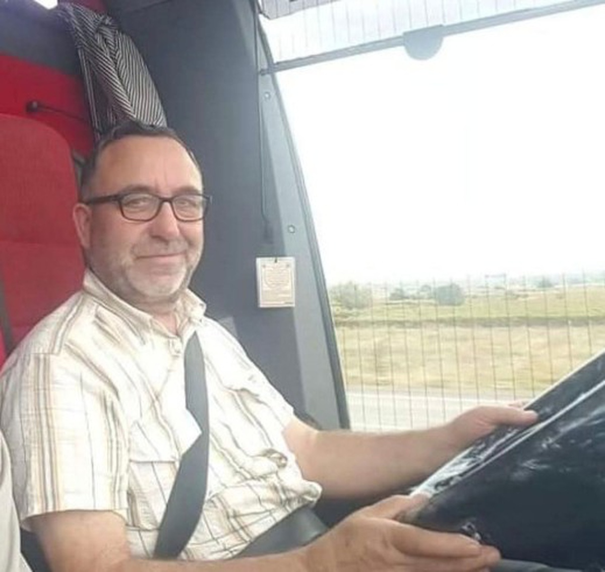 Manisa Akhisar'da devrilen tur otobüsü Bursa'dan Denizli'ye gidiyormuş, 11 kişi öldü