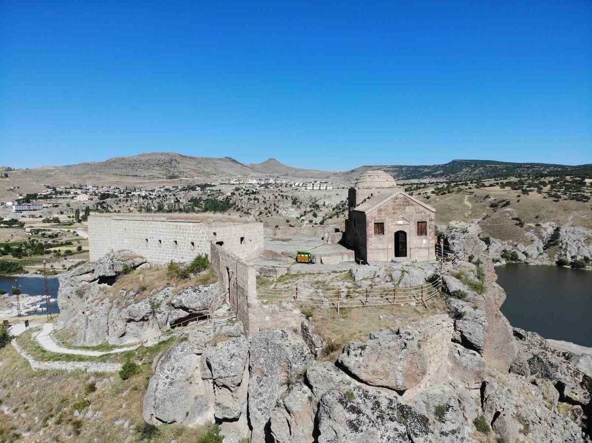 Aksaray Güzelyurt'taki Yüksek Kilise, 1924 mübadele öncesi birlikte yaşamı yansıtıyor