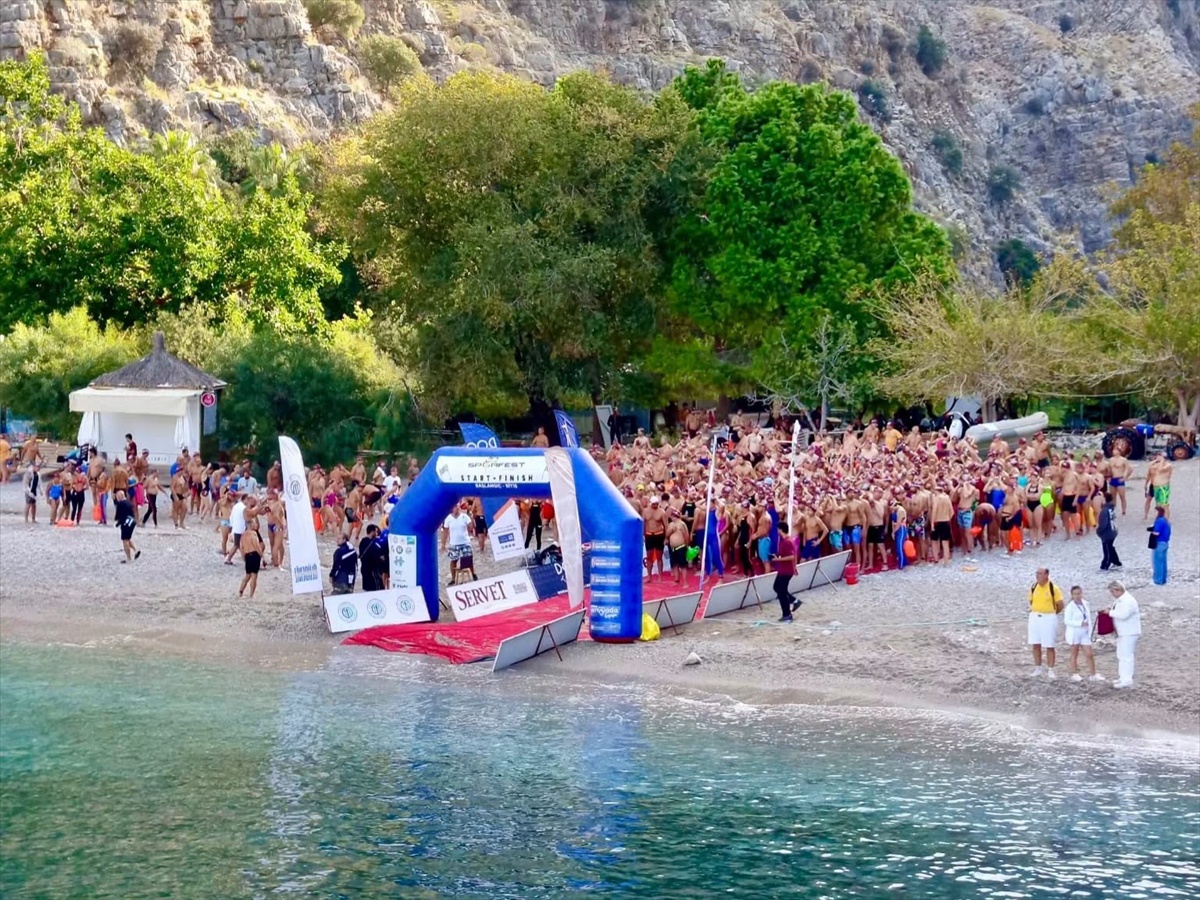 Fethiye'de açık su yüzme yarışları 4 kategoride 1612 sporcuyla tamamlandı