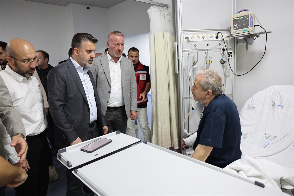 Manisa Akhisar'daki kazada 11 kişi öldü, 27 yaralı için Bursa'dan destek sevk edildi
