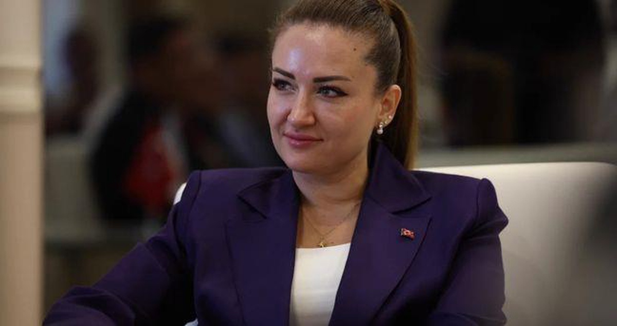 Büşra Özdemir kimdir, eşi kim, babası kim? Antalya Büyükşehir Belediye Başkan Vekili Büşra Özdemir kaç yaşında, nereli?