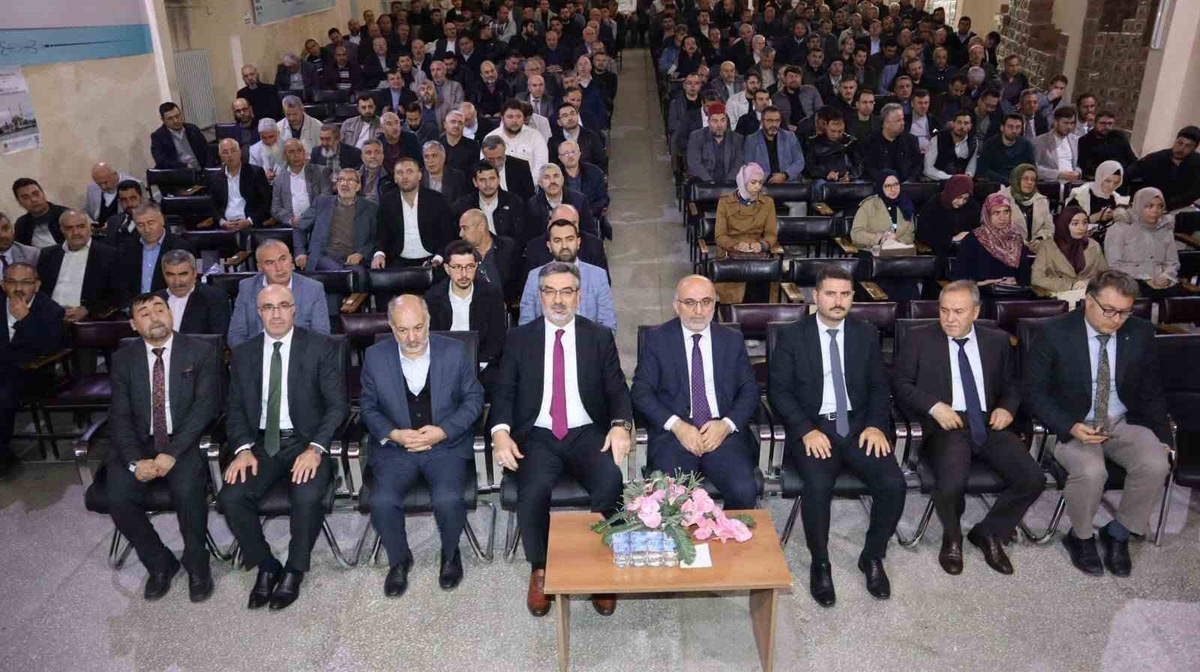 [BELEDIYE · Afyonkarahisar] Afyonkarahisar'da Camiler ve Din Görevlileri Haftası programında plaket verildi