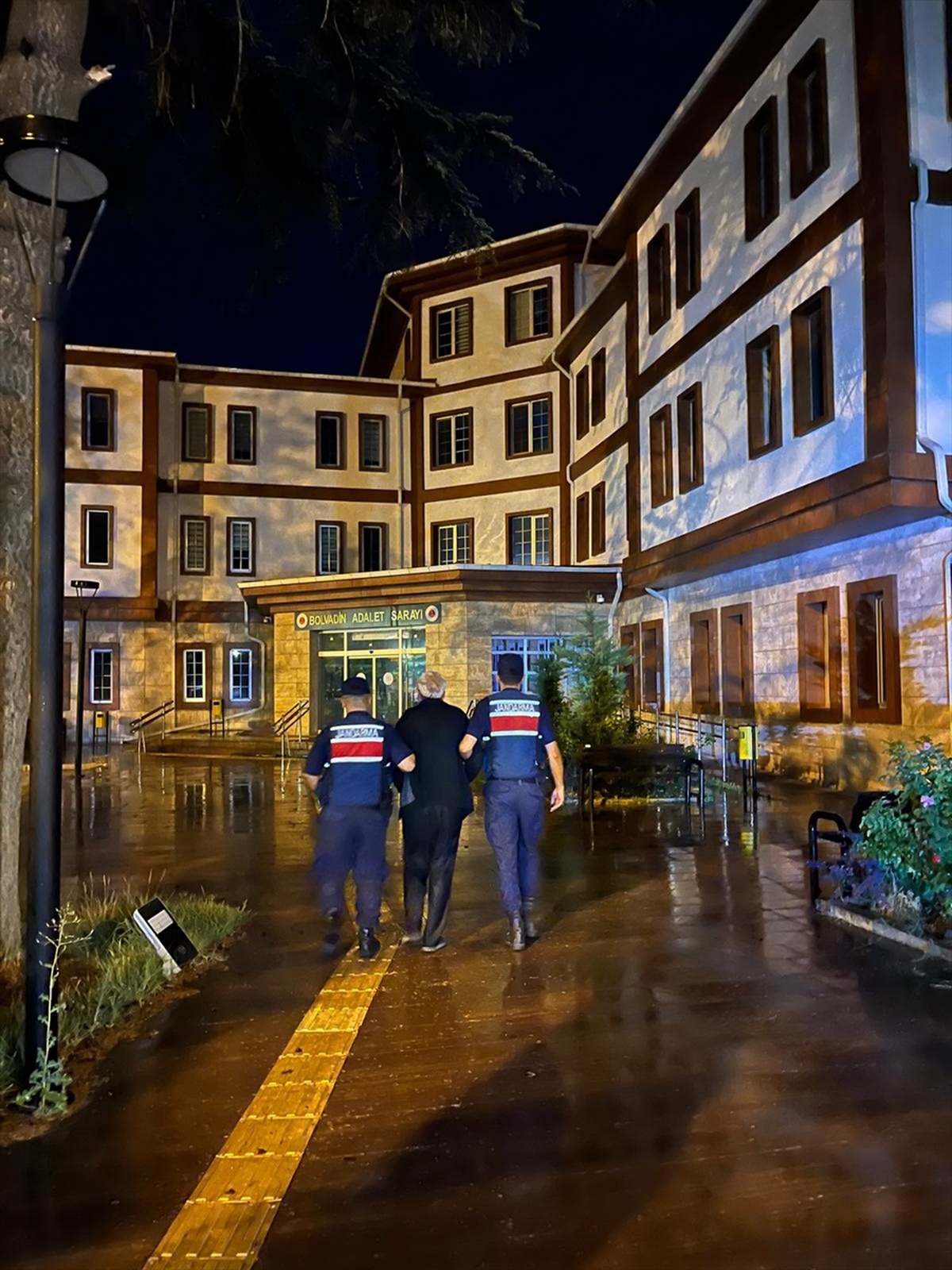 [BELEDIYE · Afyonkarahisar · Başmakçı] Afyonkarahisar'da firari hükümlüler yakalandı