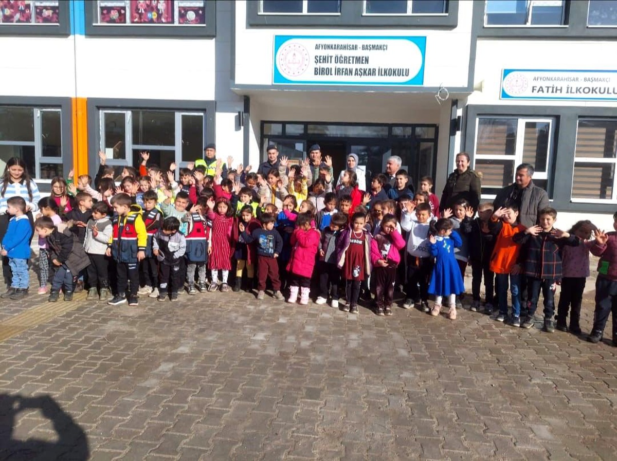[BELEDIYE · Afyonkarahisar · Başmakçı] Afyonkarahisar'da Jandarma Ekipleri Çocuklara İşi ve Görevleri Çizgi Filimle Anlattı