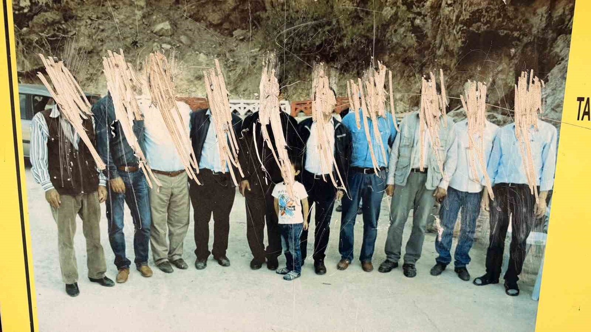 [BELEDIYE · Afyonkarahisar · Bolvadin] Afyonkarahisar Bolvadin'deki mesire alanında hatıra fotoğrafındaki yüzler kazındı