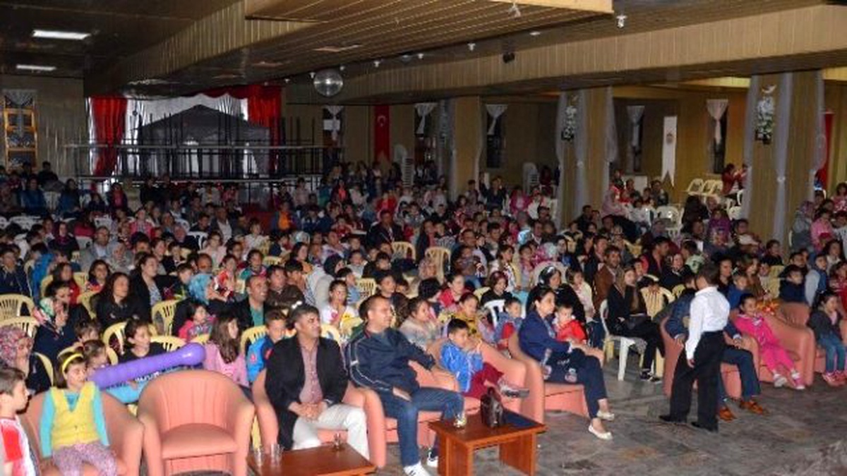 [BELEDIYE · Afyonkarahisar · Çay] Çay'da "Karagöz ve Hacivat " Gölge Oyunu Büyük Beğeni Topladı