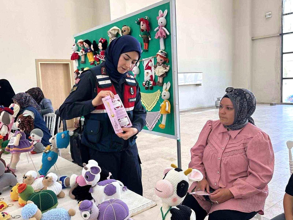[BELEDIYE · Afyonkarahisar · Çobanlar] Jandarmanın kadına şiddetle mücadele eğitimleri sürüyor