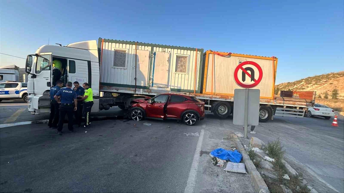 [YEREL / KAMU · Afyonkarahisar · Bayat] Afyonkarahisar'da Feci Kaza: 4 Yaralı