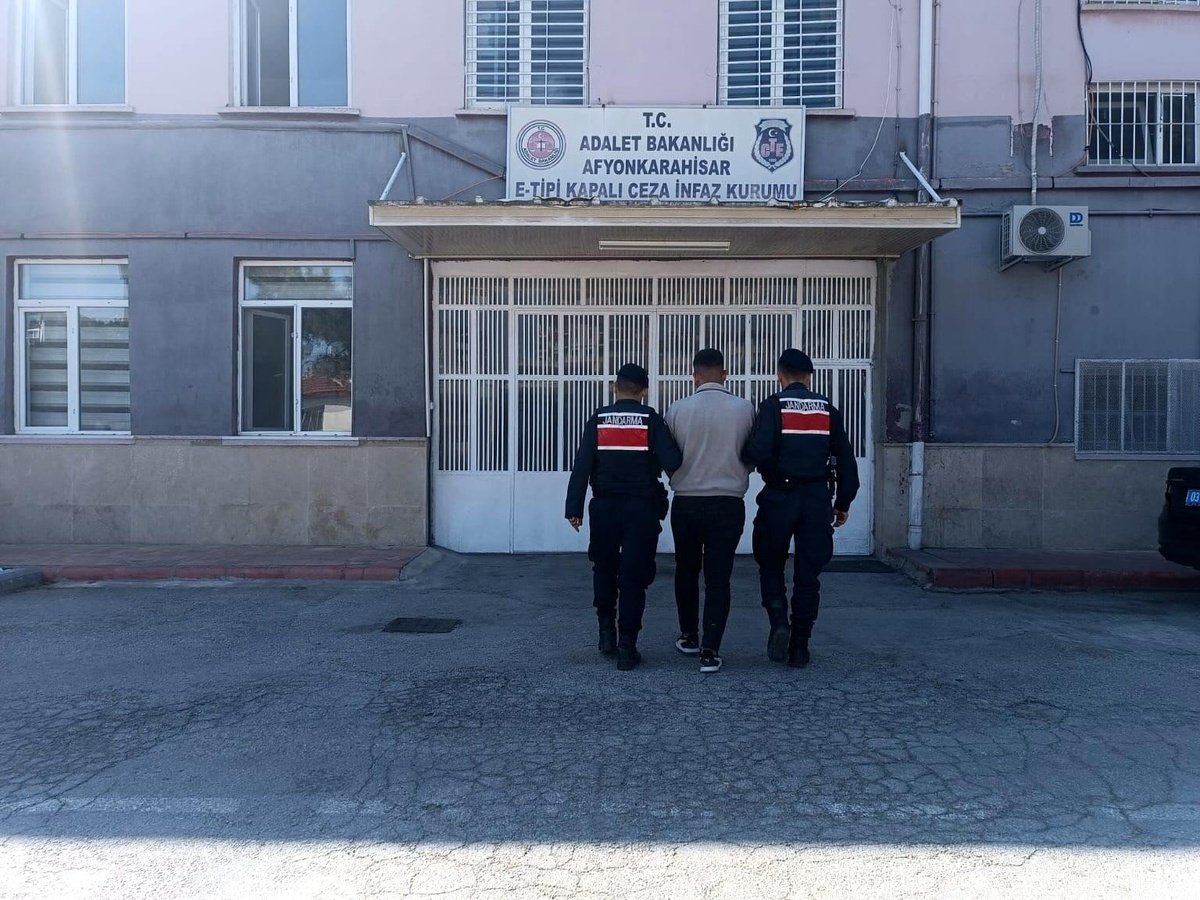 [YEREL / KAMU · Afyonkarahisar · Çobanlar] Afyonkarahisar'da Uyuşturucu Operasyonu: 8 Bin 757 Hapla Tutuklama