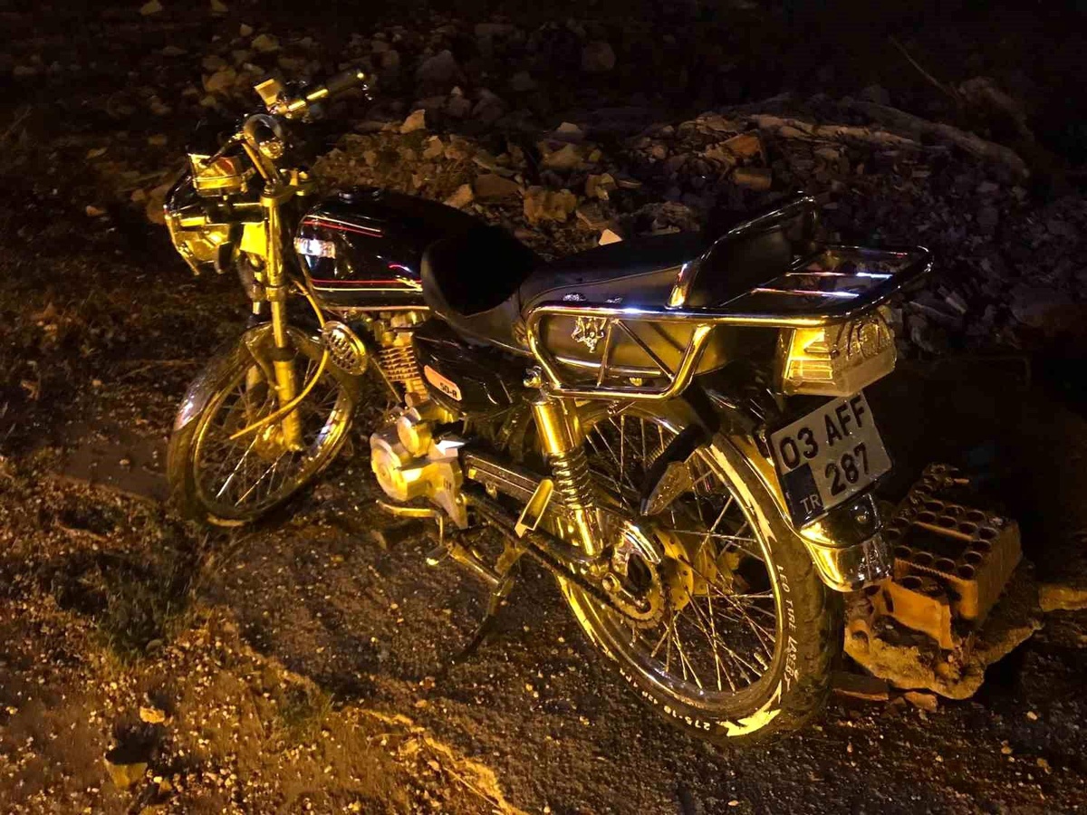 [YEREL / KAMU · Afyonkarahisar · Çobanlar] Afyonkarahisar'da Minibüs Motosiklete Çarptı: Sürücü Yaralı