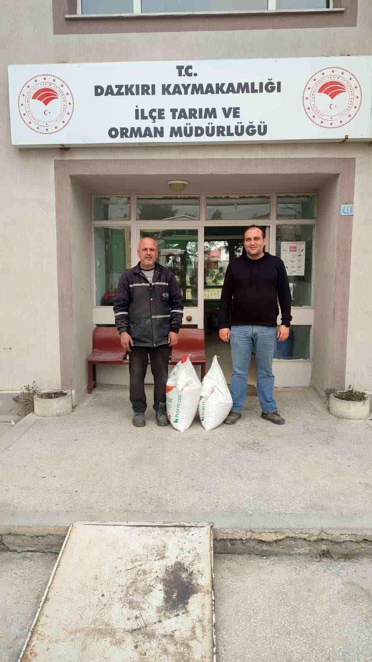 [YEREL / KAMU · Afyonkarahisar · Dazkırı] Afyonkarahisar Dazkırı İlçe Tarım ve Orman Müdürlüğü Çiftçilere Kuru Fasulye ve Nohut Dağıttı