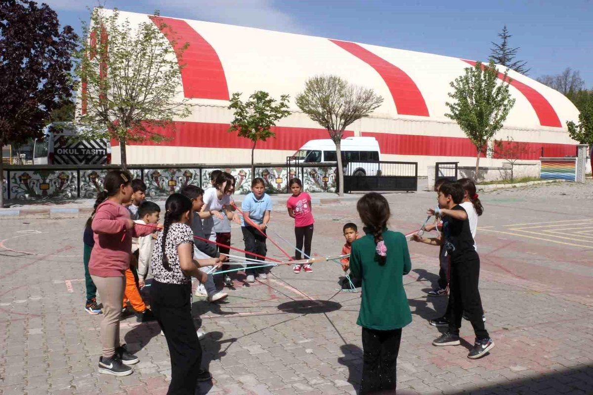 [YEREL / KAMU · Afyonkarahisar · Emirdağ] Gençlik ve Spor Bakanlığı'ndan Unutulmaz Etkinlik