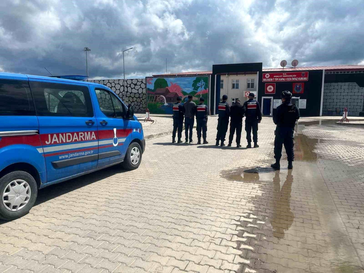 [YEREL / KAMU · Afyonkarahisar · Emirdağ] Afyonkarahisar'da 17 Yıl Hapis Cezaevi Aranan İki Hırsız Yakalandı