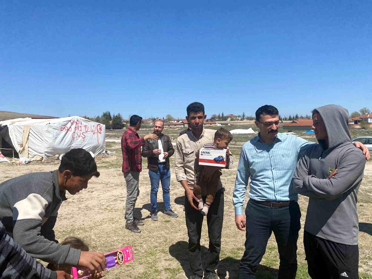 [YEREL / KAMU · Afyonkarahisar · Emirdağ] Emirdağ'da Mevsimlik Tarım İşçileri Gelmeye Başladı