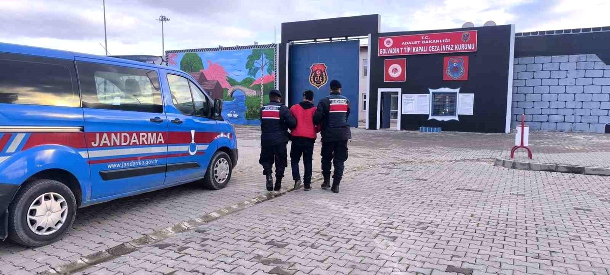 [YEREL / KAMU · Afyonkarahisar · Emirdağ] Hakkında 13 Yıl 6 Ay Hapis Cezası Olan Şahıs Jandarma Tarafından Yakalandı