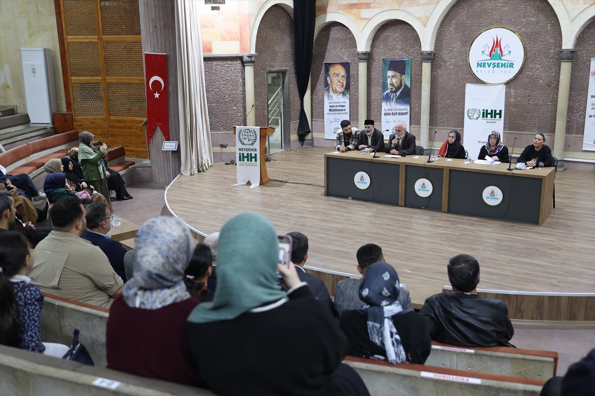 Nevşehir'de, "Gazze Merkezinde Orta Doğu" paneli düzenlendi