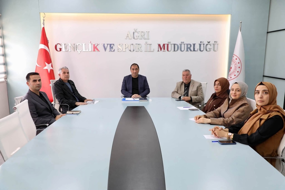 [BELEDIYE · Ağrı] Yurt hizmetleri 81 ilin katılımıyla Bakan Bak başkanlığında değerlendirildi