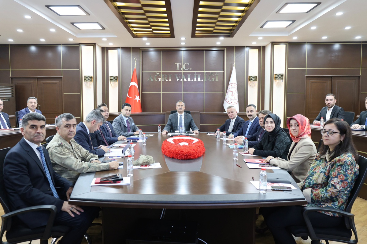 [BELEDIYE · Ağrı] Ağrı'da aile ve gönüllülük toplantıları kaymakamların katılımıyla gerçekleştirildi